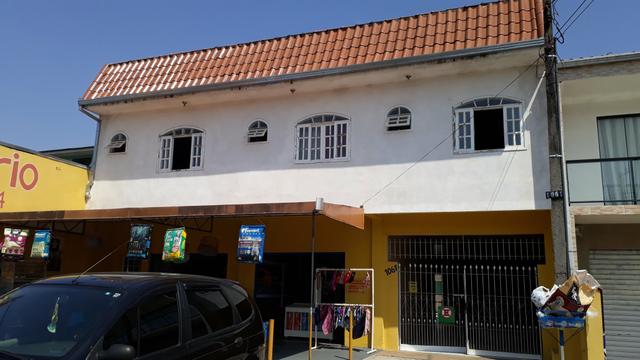 Aluga-se kitinet individual pra mulher