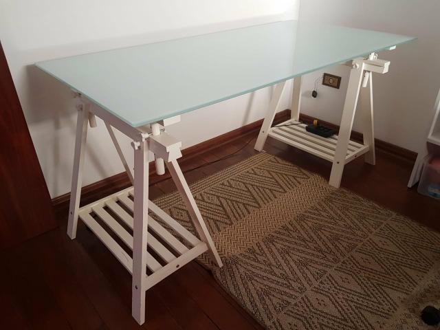 Mesa de trabalho de vidro
