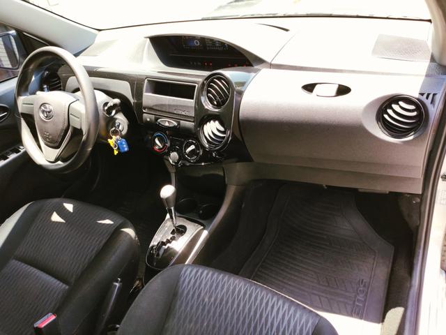Etios 1.3 x automático 2017 - Foto 9