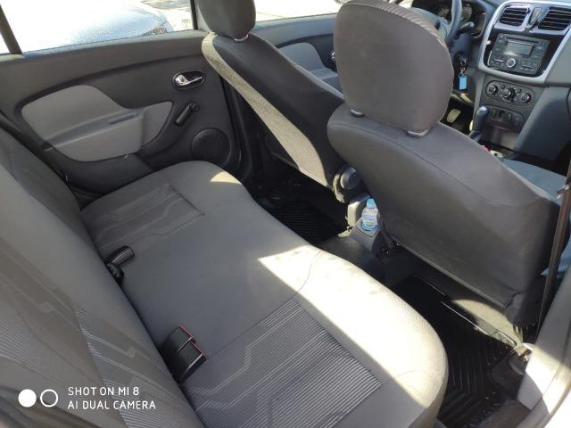 Logan 1.6 8v 2015 completo com GNV - Foto 11