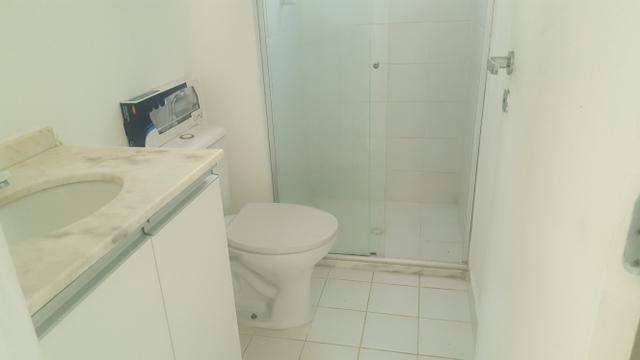 Apartamento semi mobiliado 2/4 com suite em Buraquinho próximo a estrada do coco - Foto 5