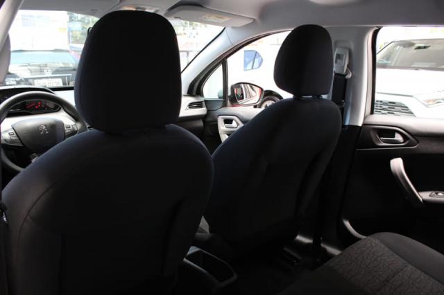 PEUGEOT 208 Active 1.2 Flex - Foto 13
