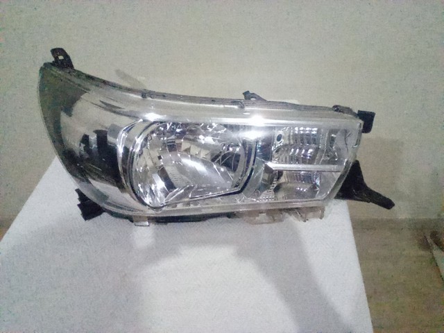 Farol Hilux 2016 até 2020 s/ led LD - Foto 2