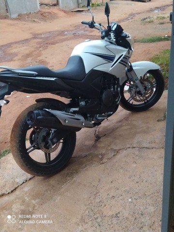 VENDE-SE UMA FAZER 250 OU TROCO POR CELTA OU CORSA.