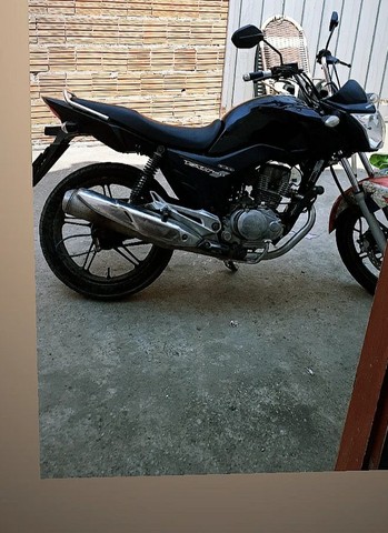 MOTO HONDA ANO 14 E 15 EM BOM ESTADO!
