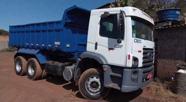 CAMINHÃO CAÇAMBA