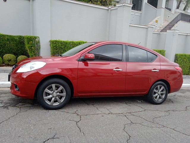CARRO NISSAN VERSA 1. 6 SL MANUAL