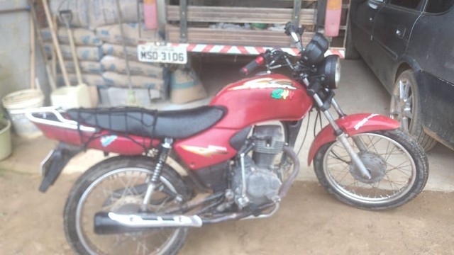 VENDO UMA MOTO125 .