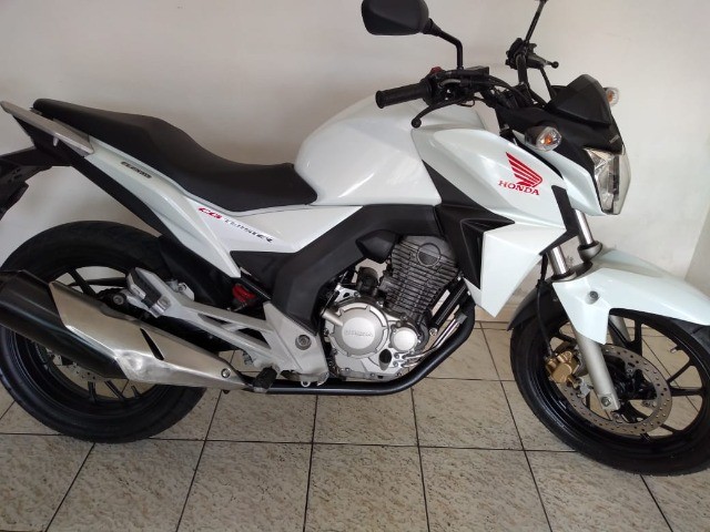 HONDA CB 250 TWISTER BRANCA 2016