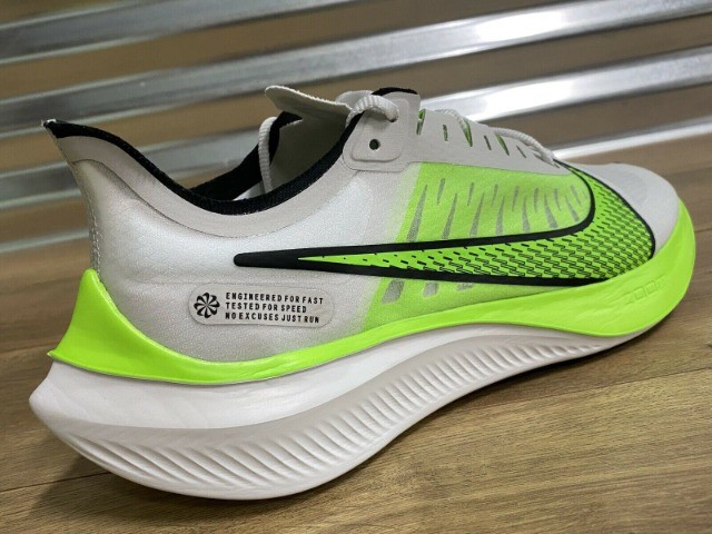 tenis nike zoom gravity verde