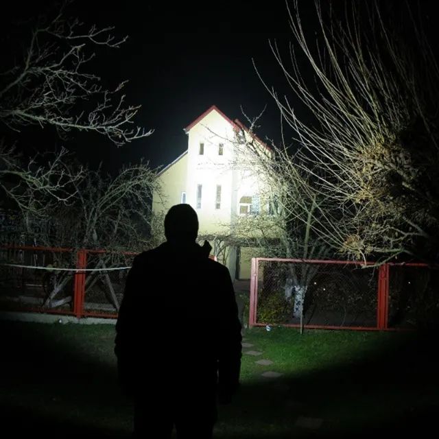 Lanterna de cabeça Sofirn H25s 18650 lumens - Foto 3