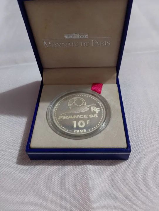 Moeda comemorativa da copa do mundo de futebol de 1998  - Foto 4