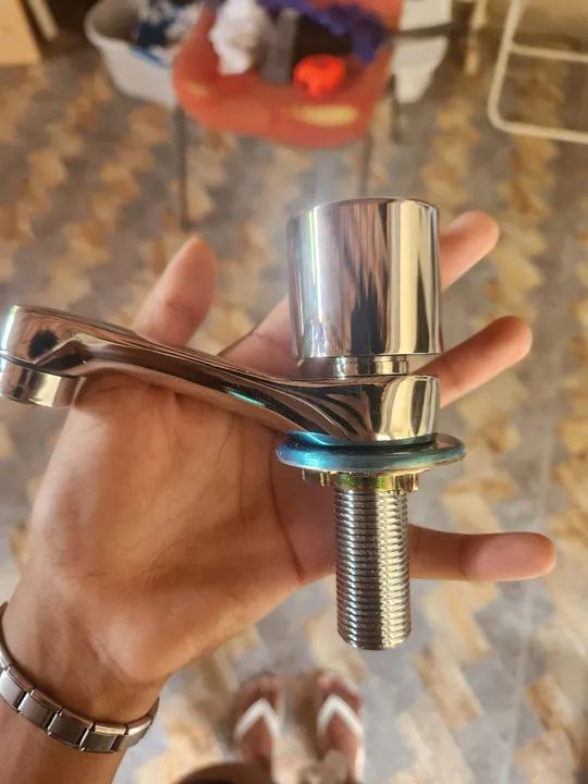 Torneira de Banheiro Cromada