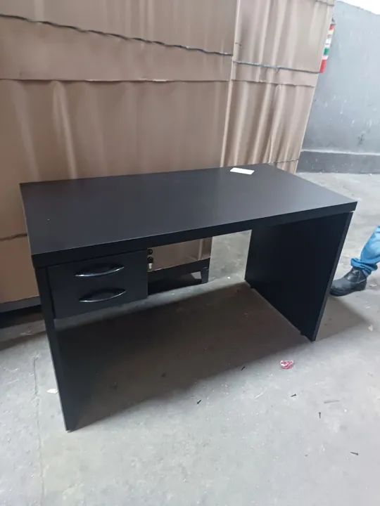 Mesa de escritório em ótimo estado - Foto 2