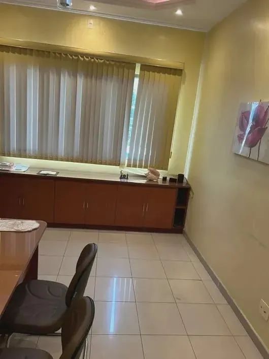 Casa Comercial com 4 compartimentos sendo 2 suítes à Venda na Praça 14 / Toda Documentada - Foto 5