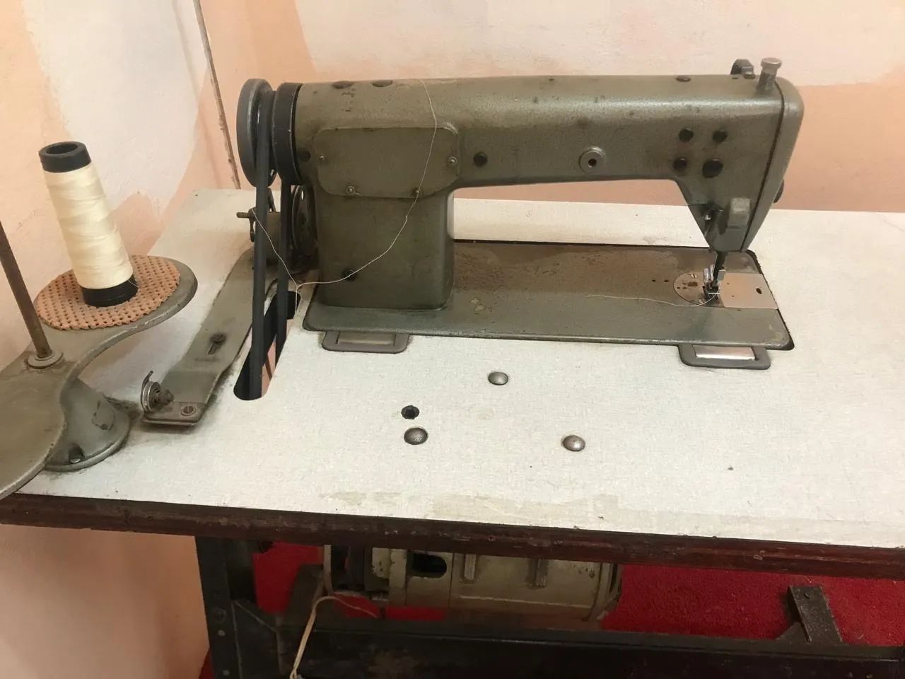 Máquina de costura reta semi industrial