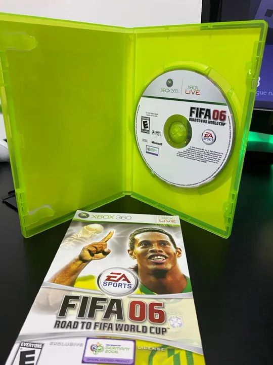 Jogo FIFA 06 Road to World Cup Xbox 360 - Foto 3