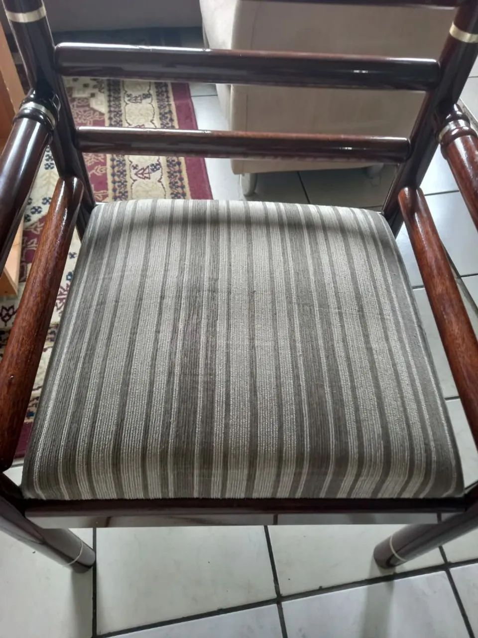 Sofá 64316916470658123