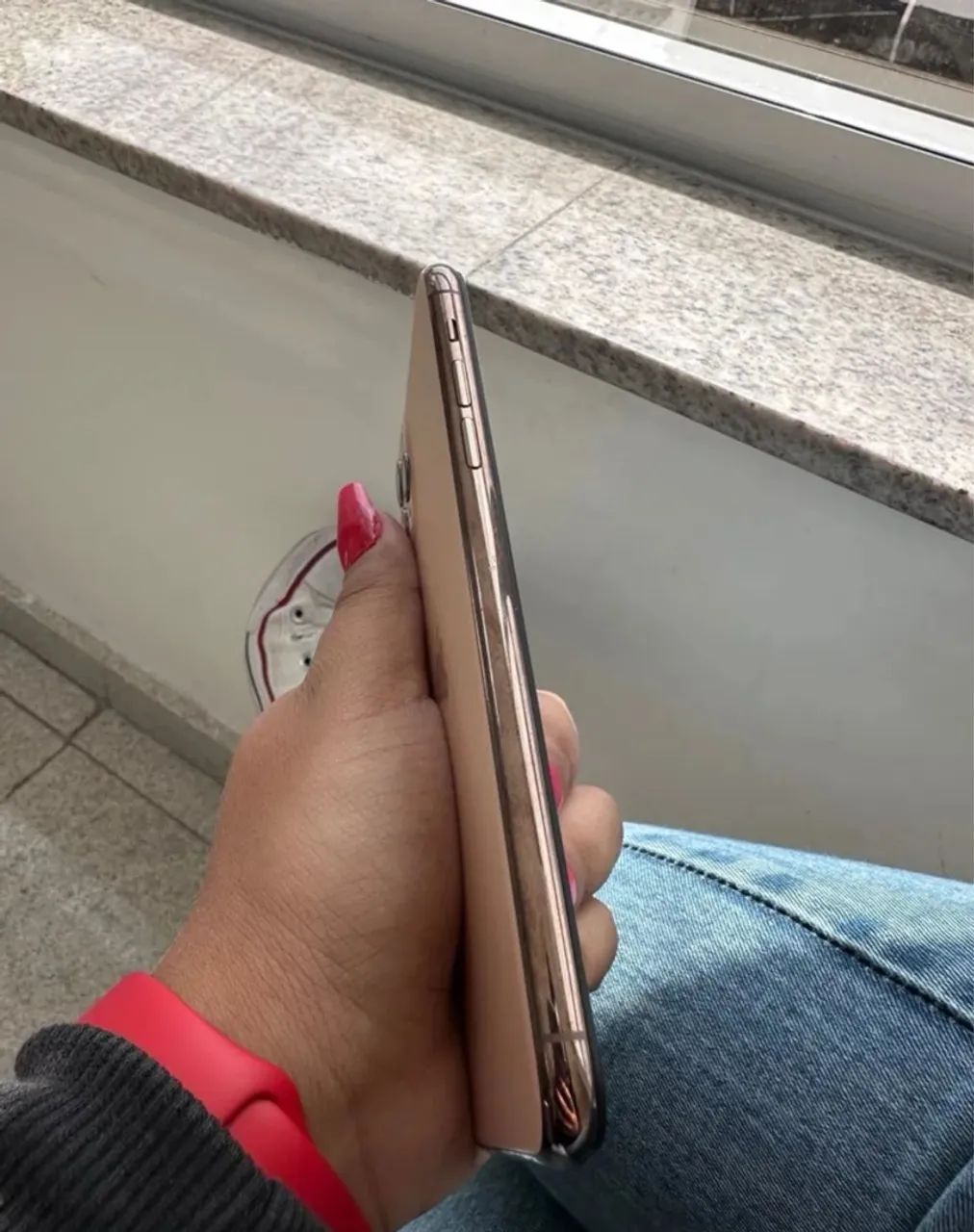 1399!! iPhone 11 Pro Max 256 gb dourado  - Foto 2