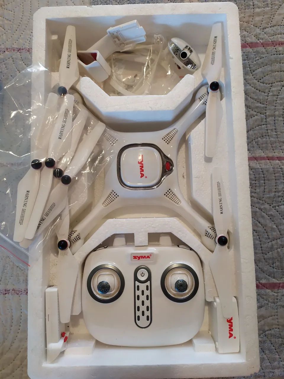 Drone SYMA com controle remoto