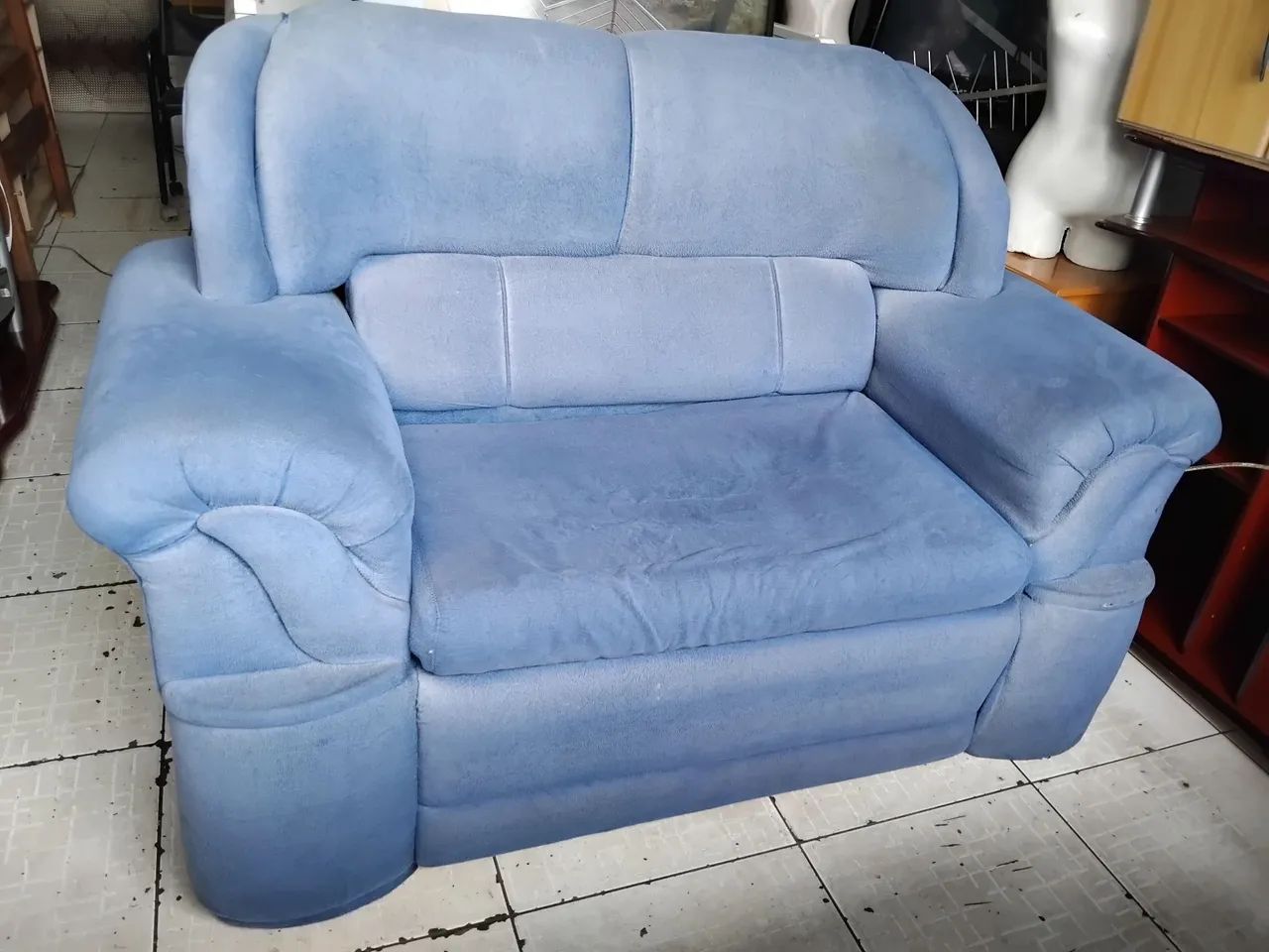 Sofa 2 lugares confortavel.