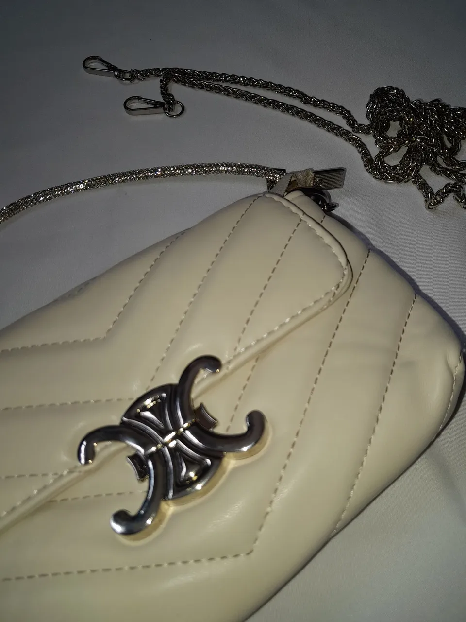 Bolsa Celine Bege com Corrente de Metal