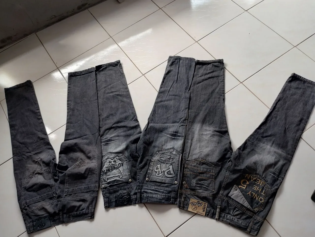Calças Jeans Masculinas Variadas ,120,00 reais pra vim buscar não faço entrega.