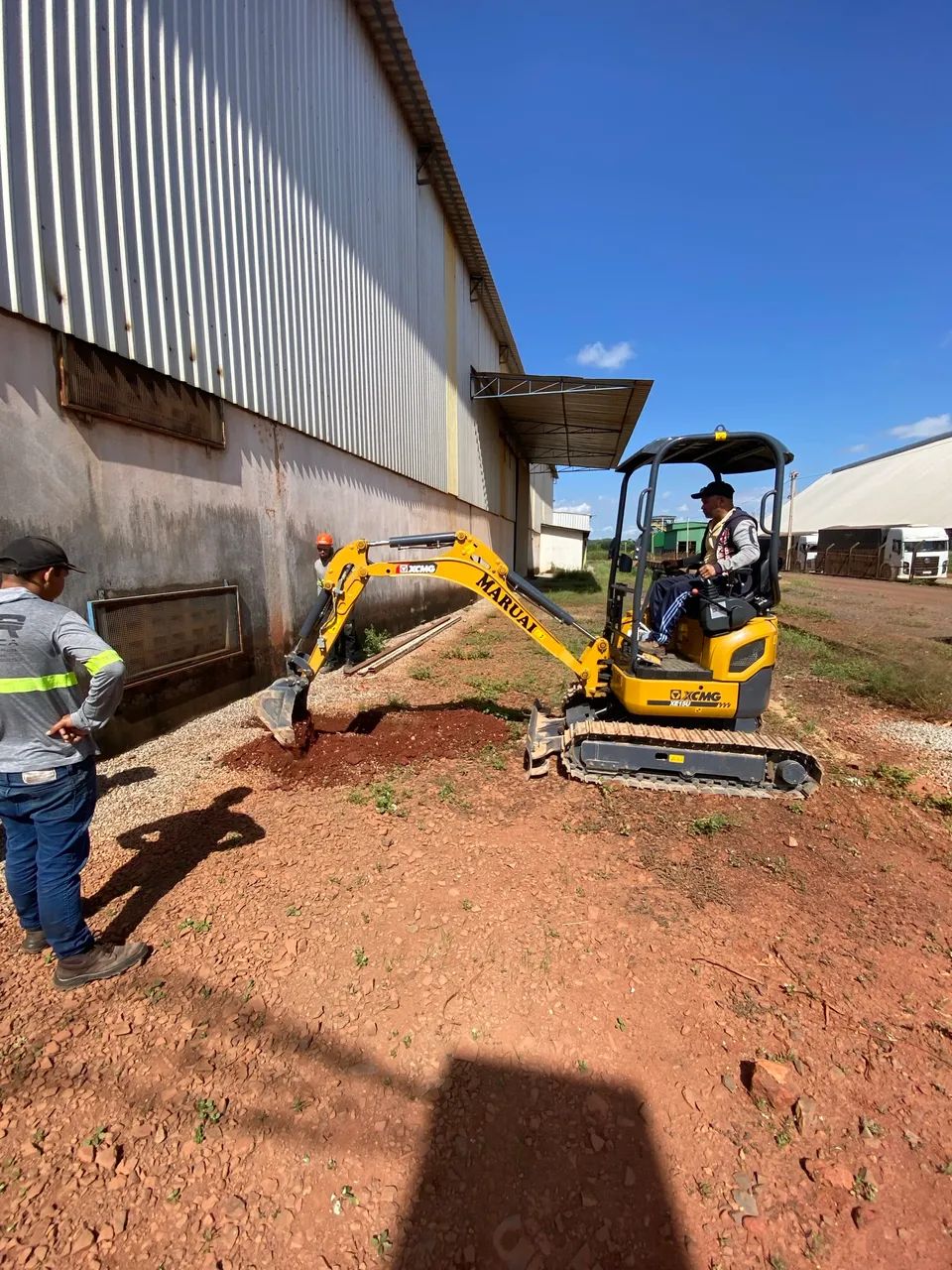 Serviços de escavação com mini escavadeira  - Foto 6