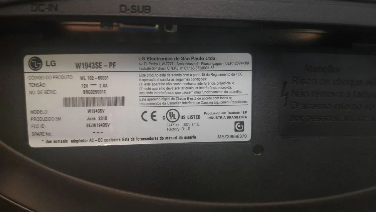 LCD Monitor with 18.5" Widescreen Display and FUN Special Features64396507171457123