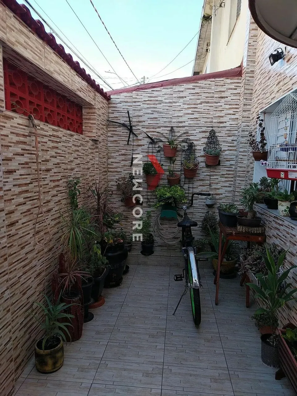 Sobrado em Rua Pedro Álvares Cabral - Vila Valença - São Vicente/SP
