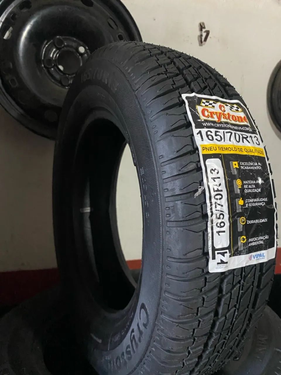 01 Pneu Crystone 165/70R13 Remold