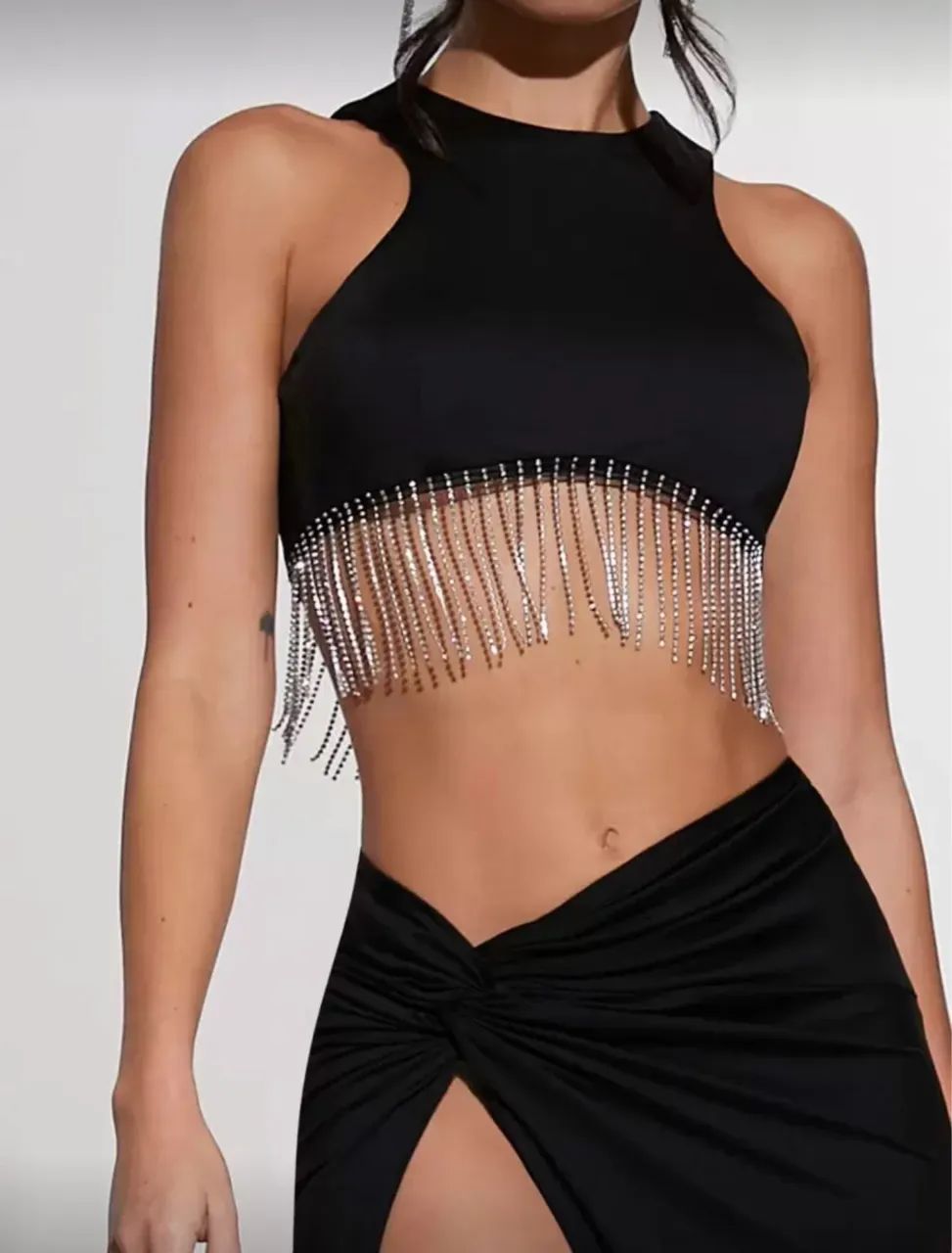 conjunto de cropped e saia strass - Foto 3