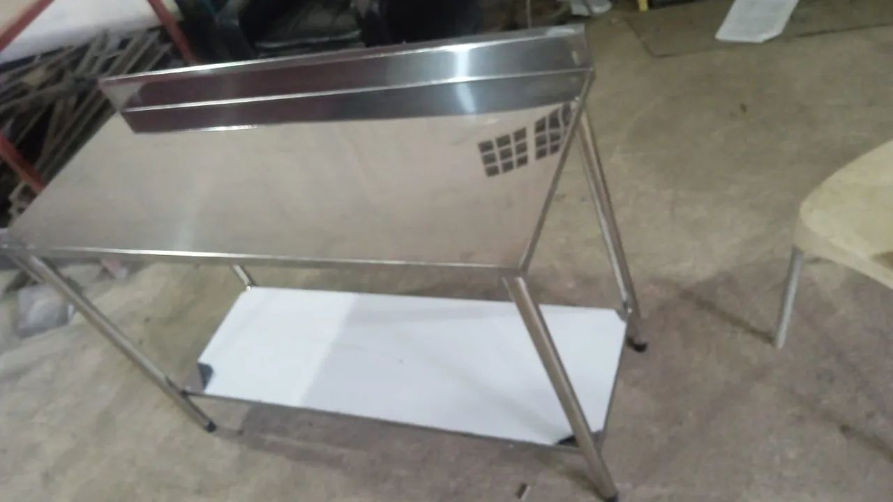 Mesa de aço inox com prateleira 136x53 - Foto 2