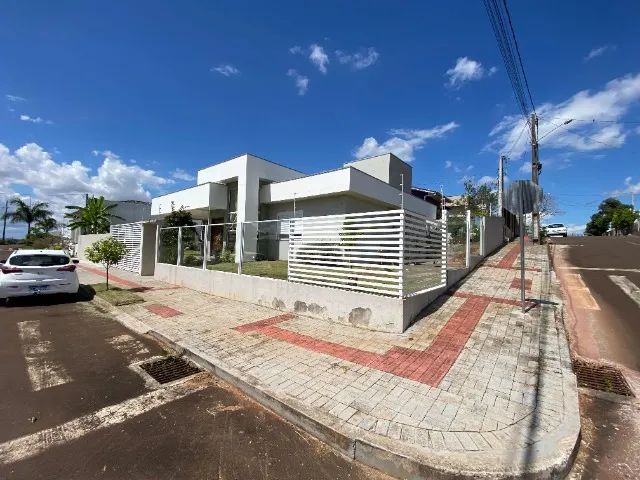 Casa plana e com piscina para venda em Chapecó