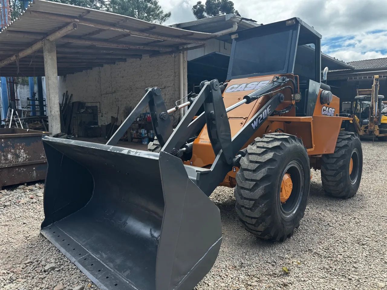 Pá carregadeira case W20E  - Foto 2