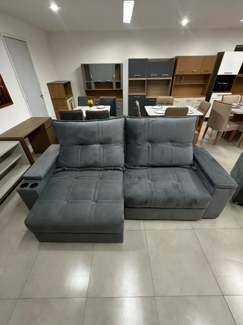 Sofá Retrátil e Reclinável 2,50m com Porta Copos