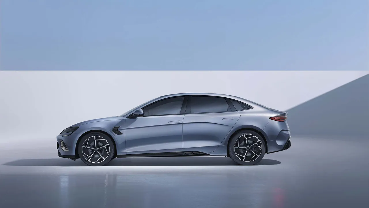 BYD Seal 2025 | Sedã 100% elétrico com potência de super esportivo | Porta-malas 400L