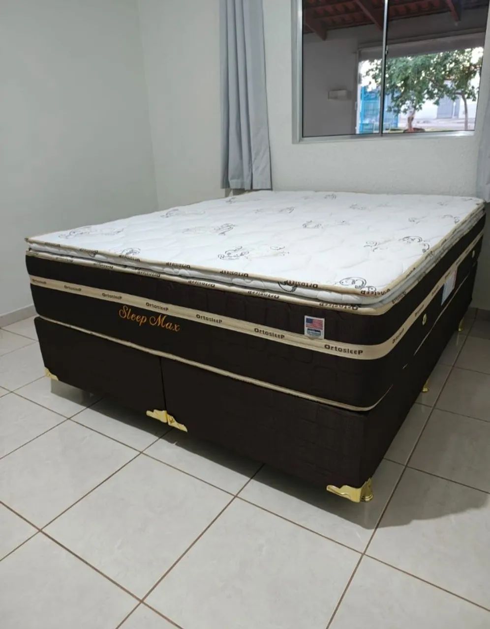 Cama Queen base e colchão com pillon top 