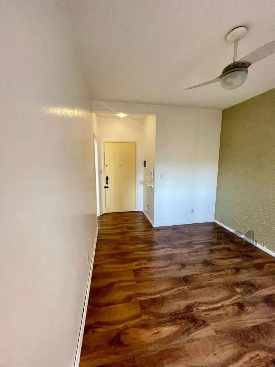 Belo apartamento 2 dormitórios, totalmente reformado, vista para o bairro de todas as jane - Foto 4