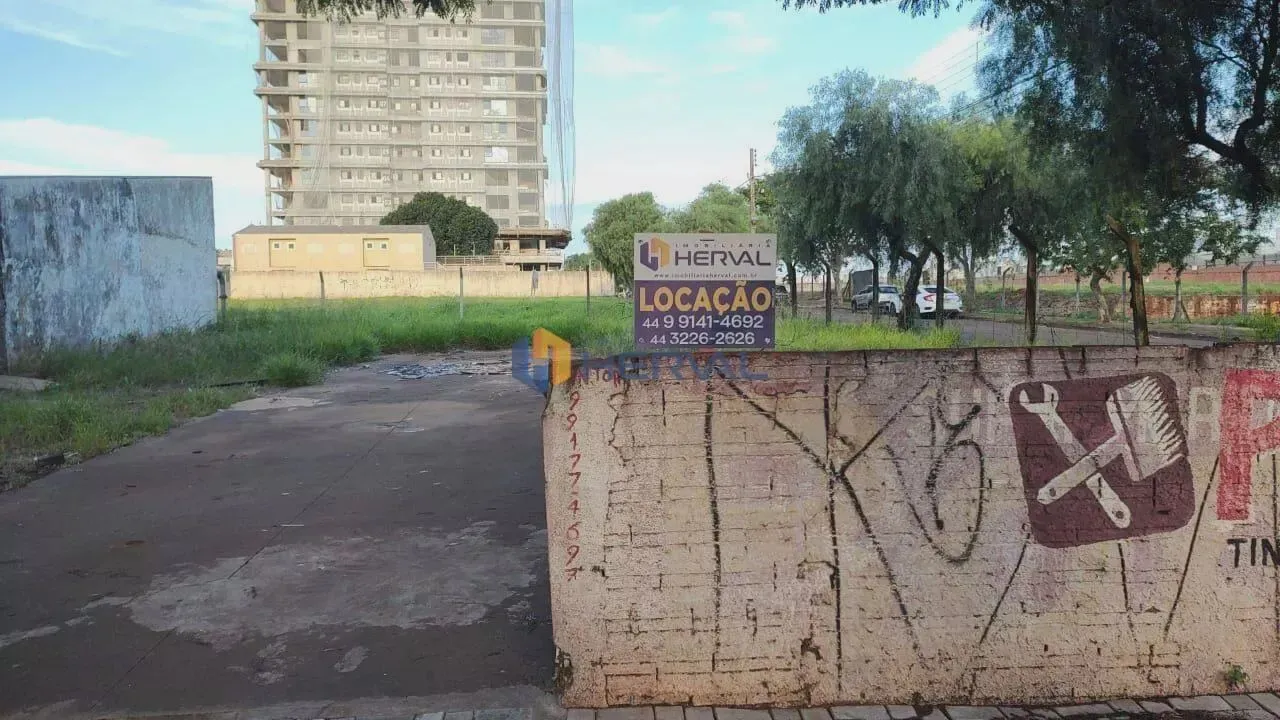 Terreno de esquina para locação, com 371,28m² por R$ 2.500,00 localizado na Avenida Douto