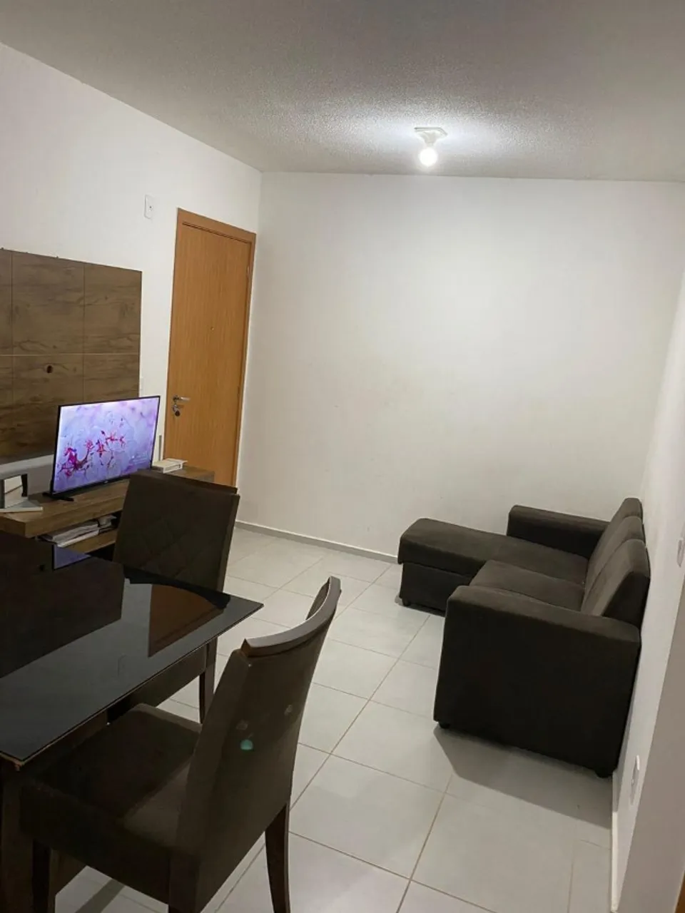 2 quartos sala de estar e jantar ,cozinha.social. valor 190mil reais. vg ao lado coca
