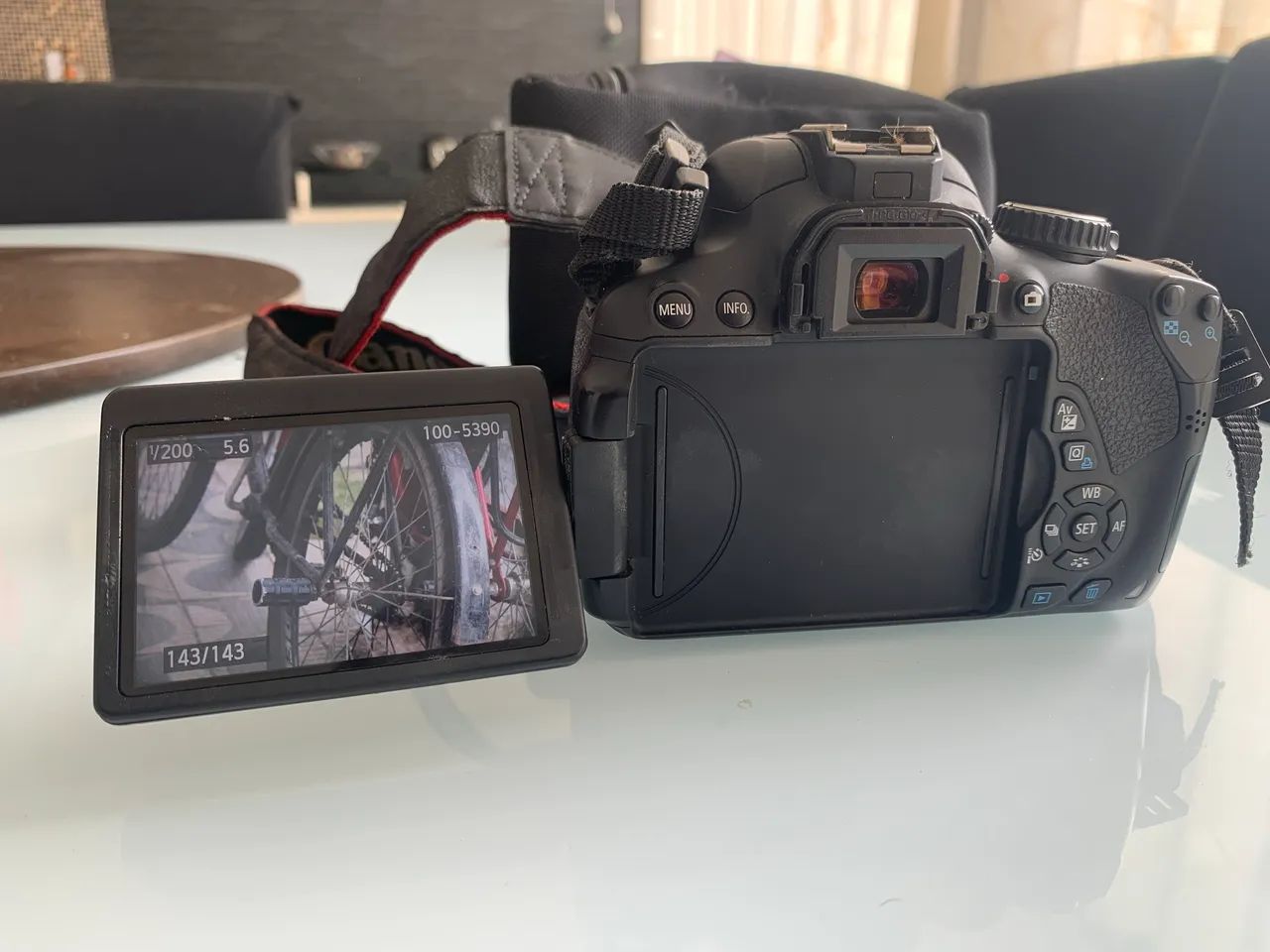 Câmera Canon T4i + 1 lente  + acessórios  - Foto 5