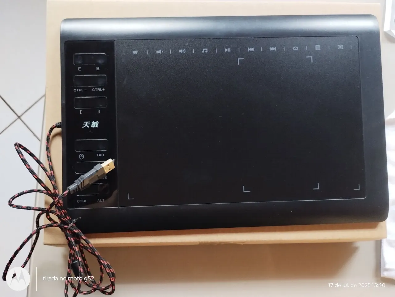 Mesa Digitalizadora 10moons 1060 Plus - 8192 níveis, caneta, pontas extras