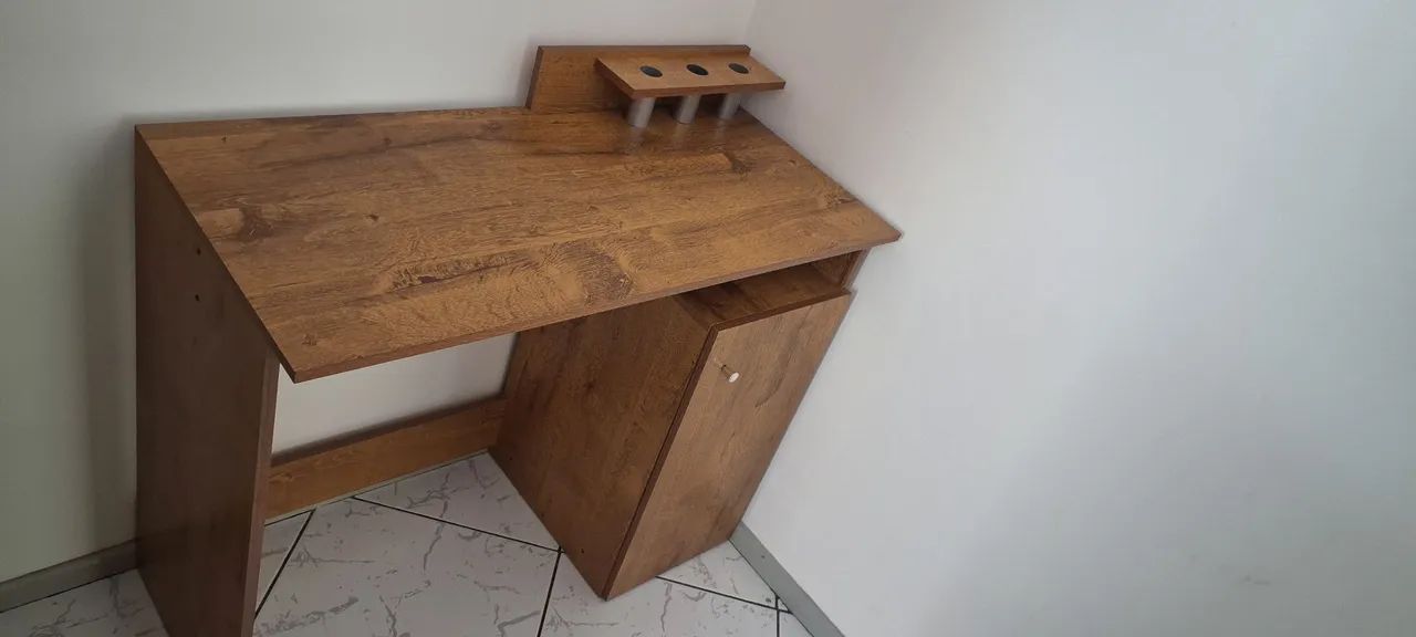 Escrivaninha, mesa para computador com 1 porta. - Foto 3