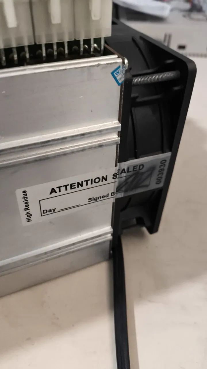 Mineradora de bitcoin Antiminer S9 13.5TH - Foto 2