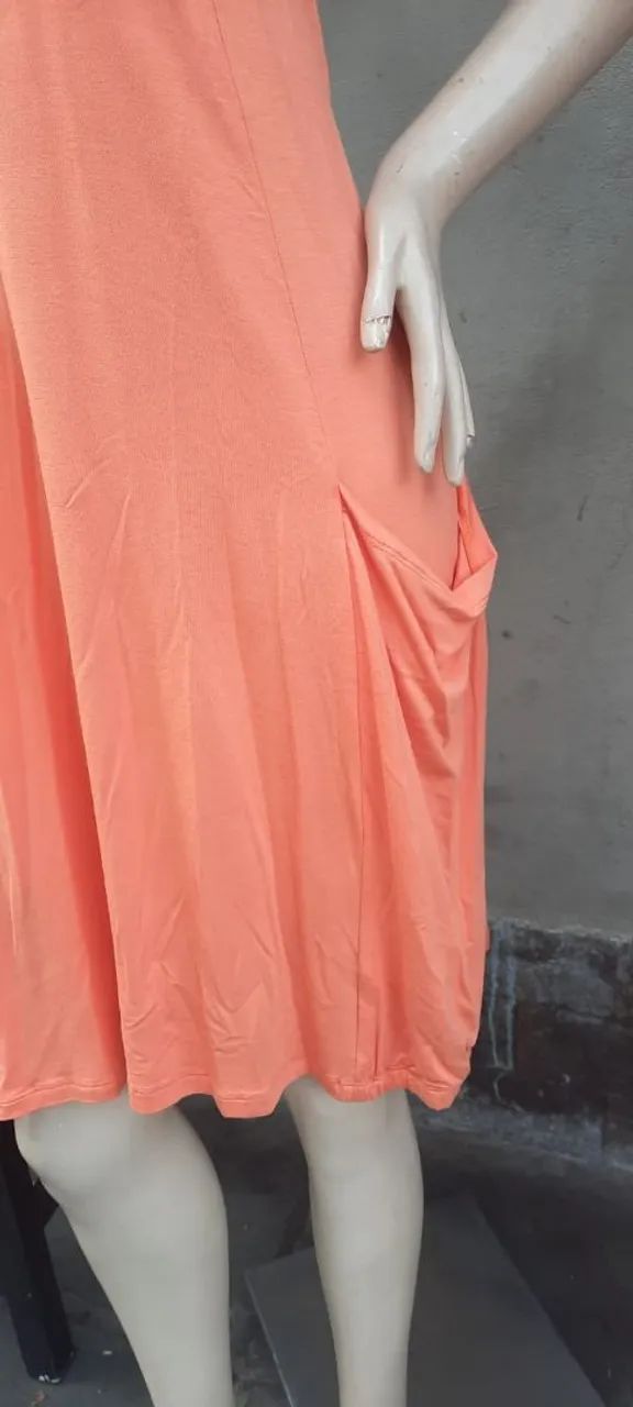 Vestido laranja com bolsos e colar - Foto 3