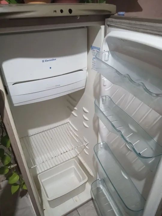 Geladeira para retirar peça ou arrumar  - Foto 2