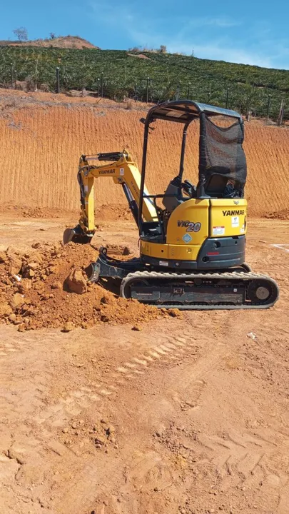 Miniescavadeira Yanmar Vi020