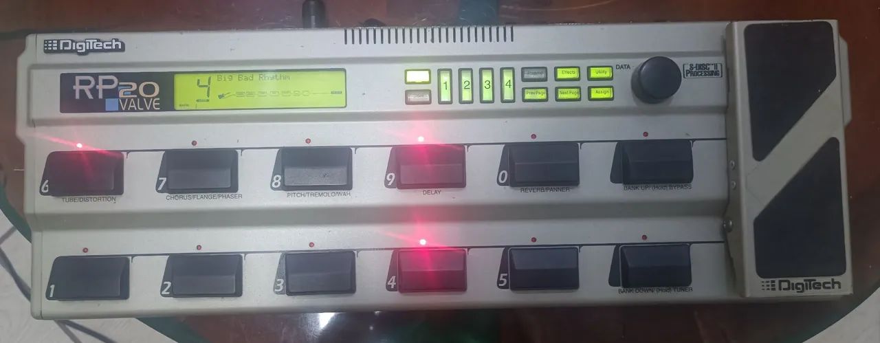Pedaleira Digitech RP20 Valve - Instrumentos musicais - Alto