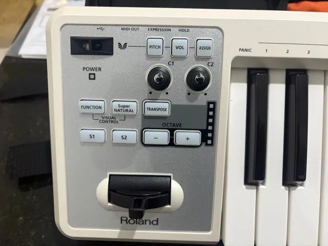 Teclado Controlador Roland A-49 - NOVÍSSIMO + Celular Samsung - Foto 4
